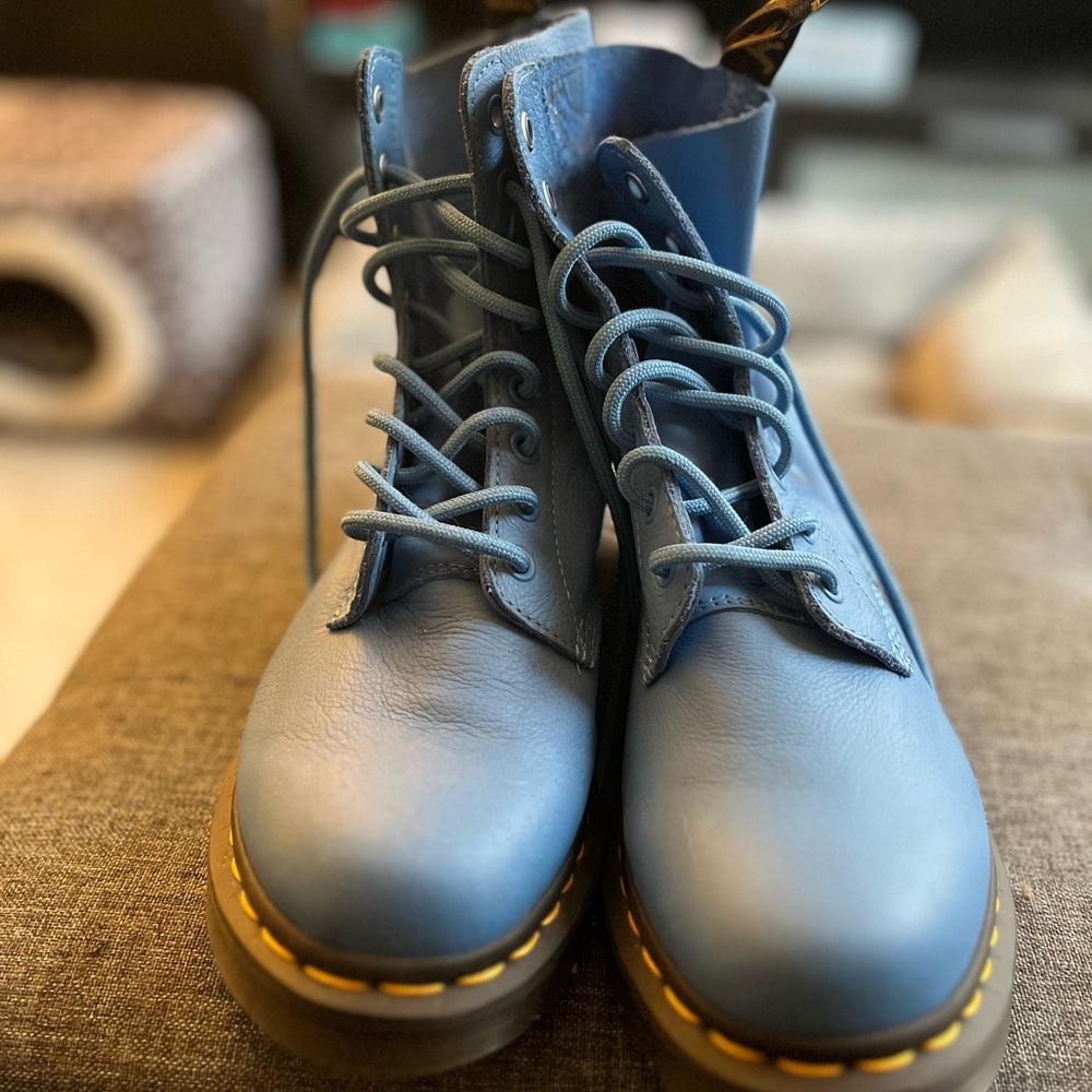 Dr. Martens 1460 WOMEN'S PASCAL VIRGINIA LEATHER BLUE BOOTS